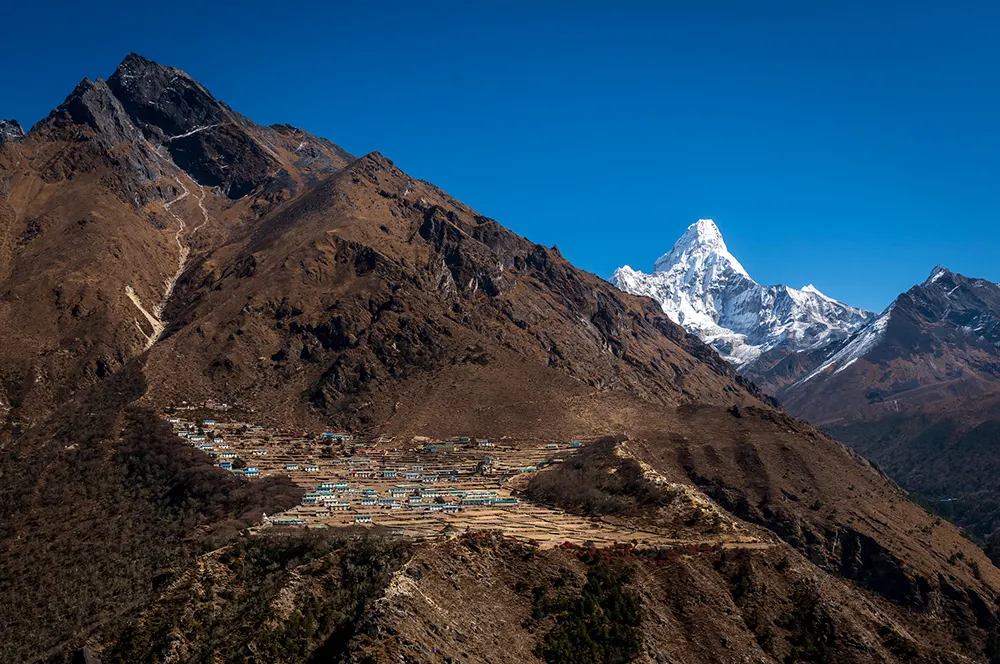 Trek to Phorche (3,840m / 12,598ft).