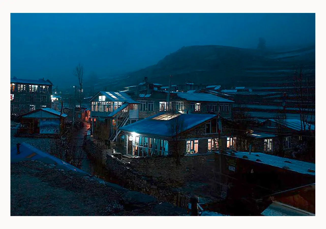 Hotel Mountain Lake in Manang surrounded by the Himalayan mountain landscape