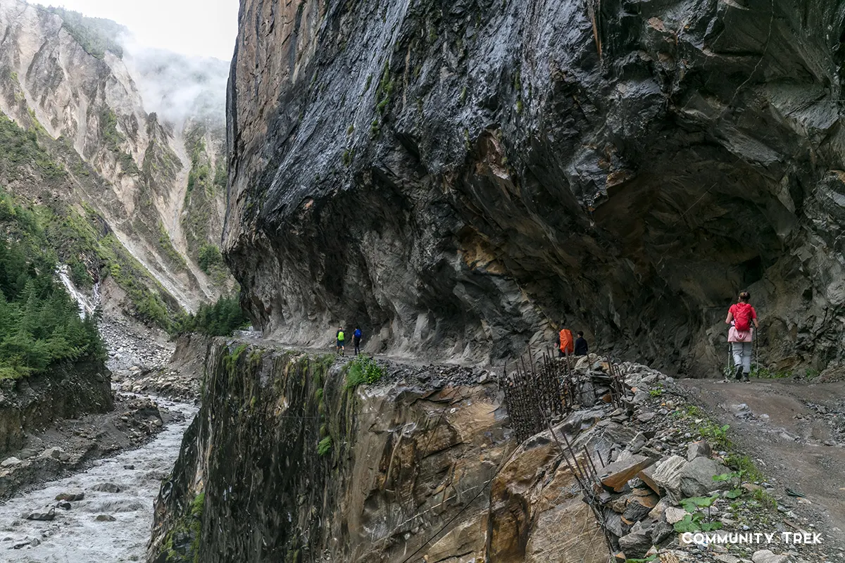 Trek to Upper Pisang 3310m.