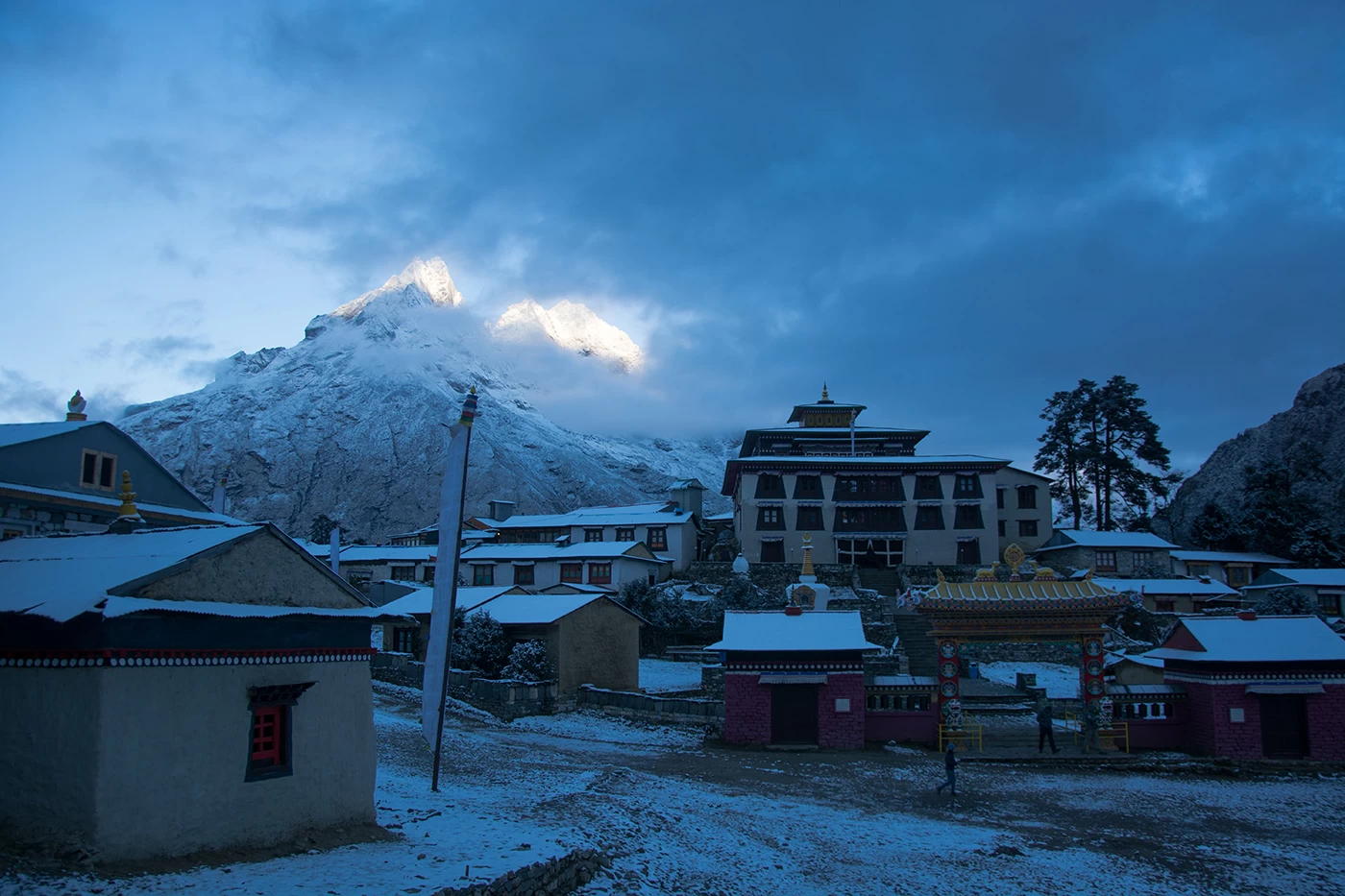 Trek To Tengbuche Monastery (3867 M)